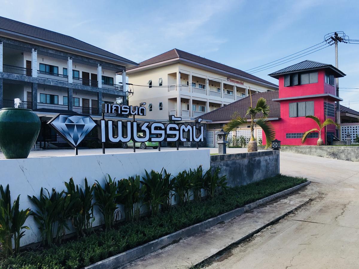 Phetcharat Grand Hotel Maesot Mae Sot Eksteriør bilde